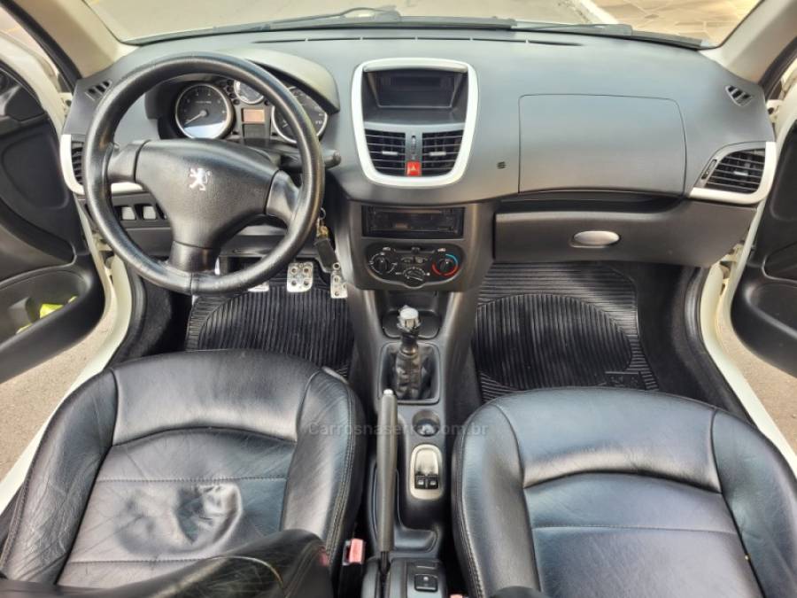 PEUGEOT - 207 - 2010/2011 - Branca - R$ 17.500,00