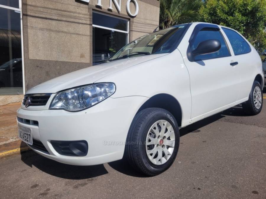 FIAT - PALIO - 2015/2015 - Branca - R$ 30.000,00