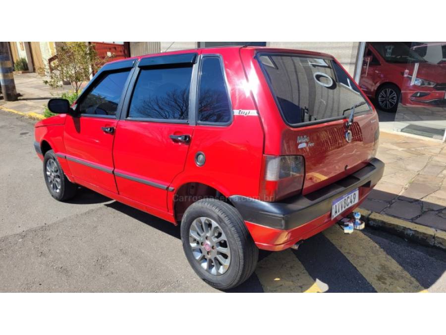 FIAT - UNO - 2012/2013 - Vermelha - R$ 29.900,00