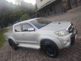 TOYOTA - HILUX - 2011/2011 - Prata - R$ 120.000,00