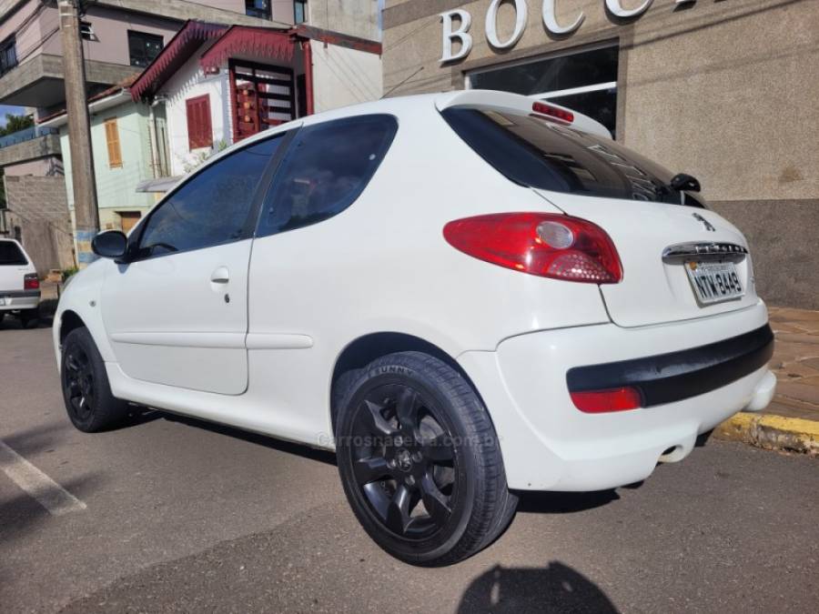 PEUGEOT - 207 - 2010/2011 - Branca - R$ 17.500,00