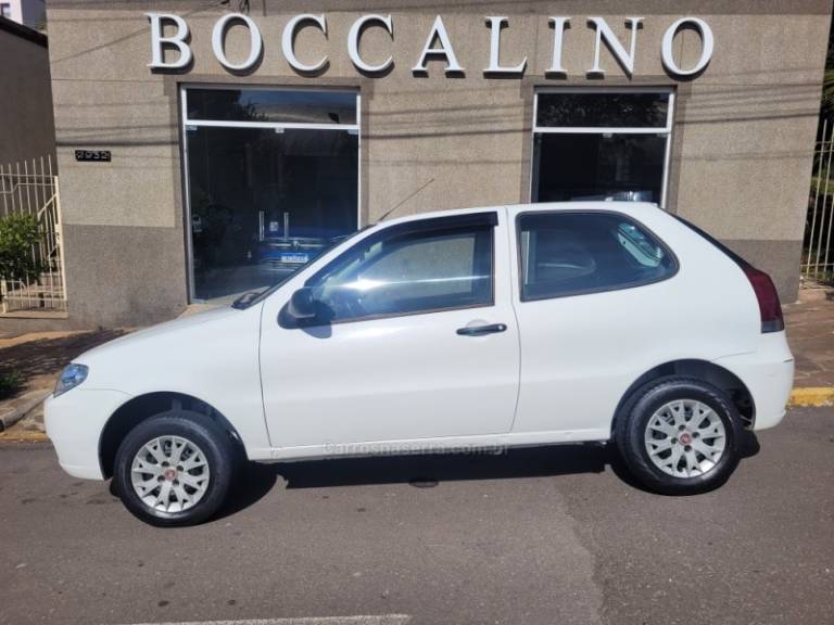 FIAT - PALIO - 2015/2015 - Branca - R$ 30.000,00