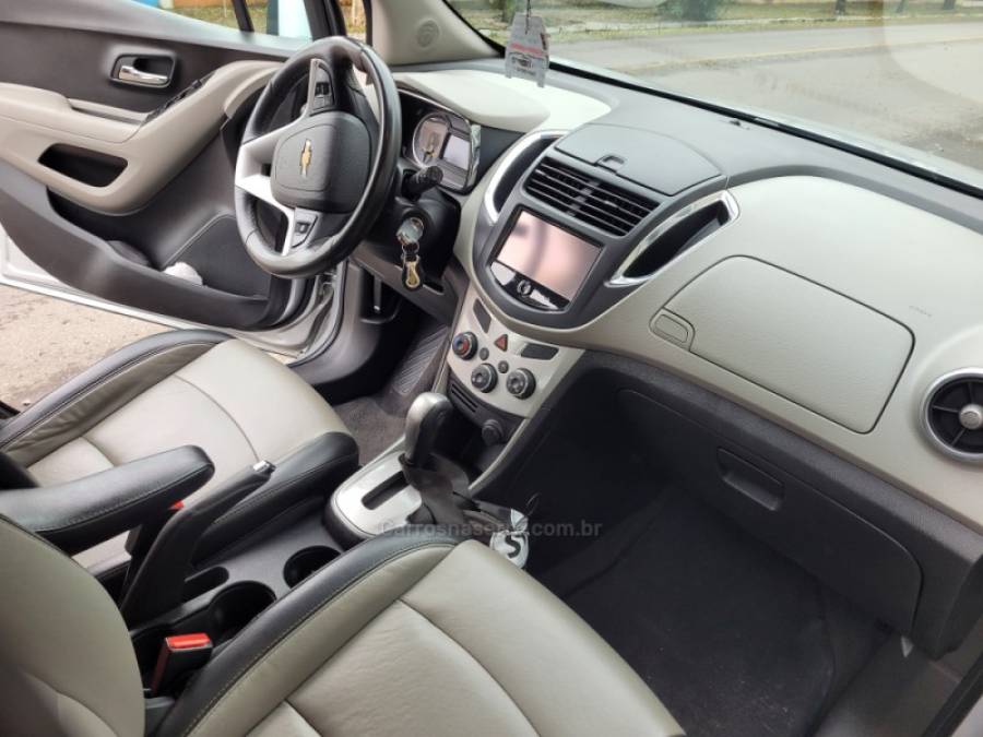CHEVROLET - TRACKER - 2014/2015 - Prata - R$ 70.000,00
