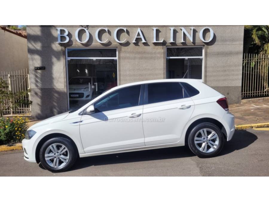 VOLKSWAGEN - POLO - 2018/2019 - Branca - R$ 61.500,00
