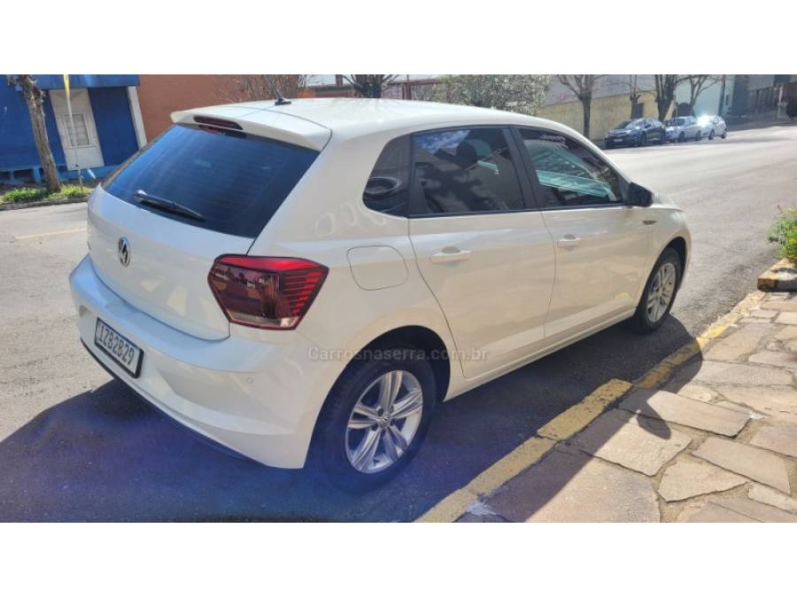 VOLKSWAGEN - POLO - 2018/2019 - Branca - R$ 61.500,00