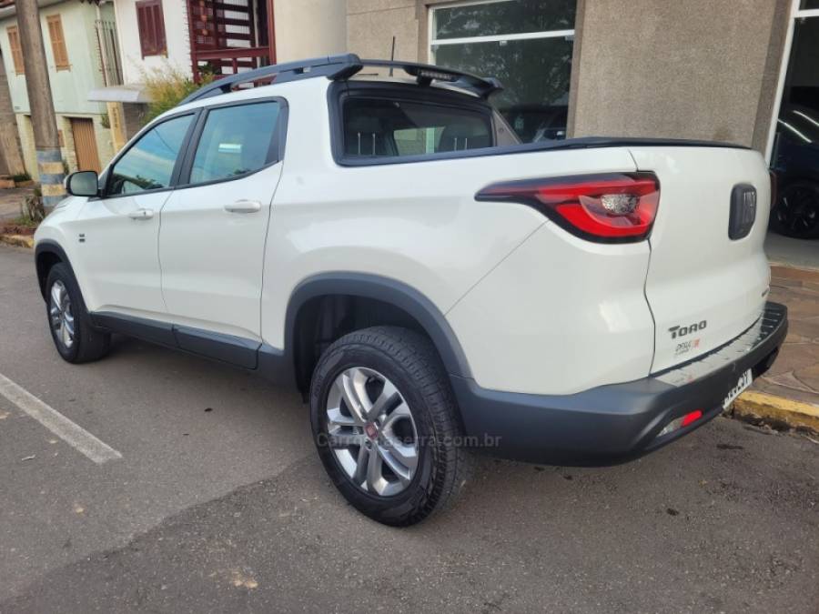 FIAT - TORO - 2021/2021 - Branca - R$ 119.000,00