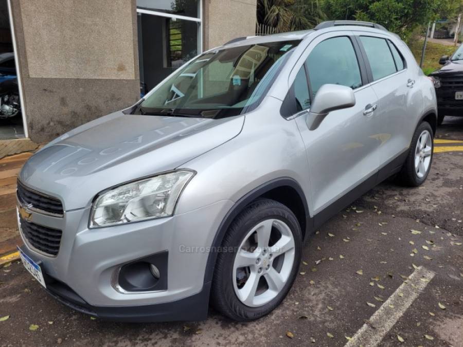 CHEVROLET - TRACKER - 2014/2015 - Prata - R$ 70.000,00