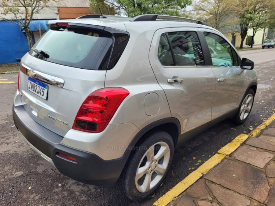 CHEVROLET - TRACKER - 2014/2015 - Prata - R$ 70.000,00
