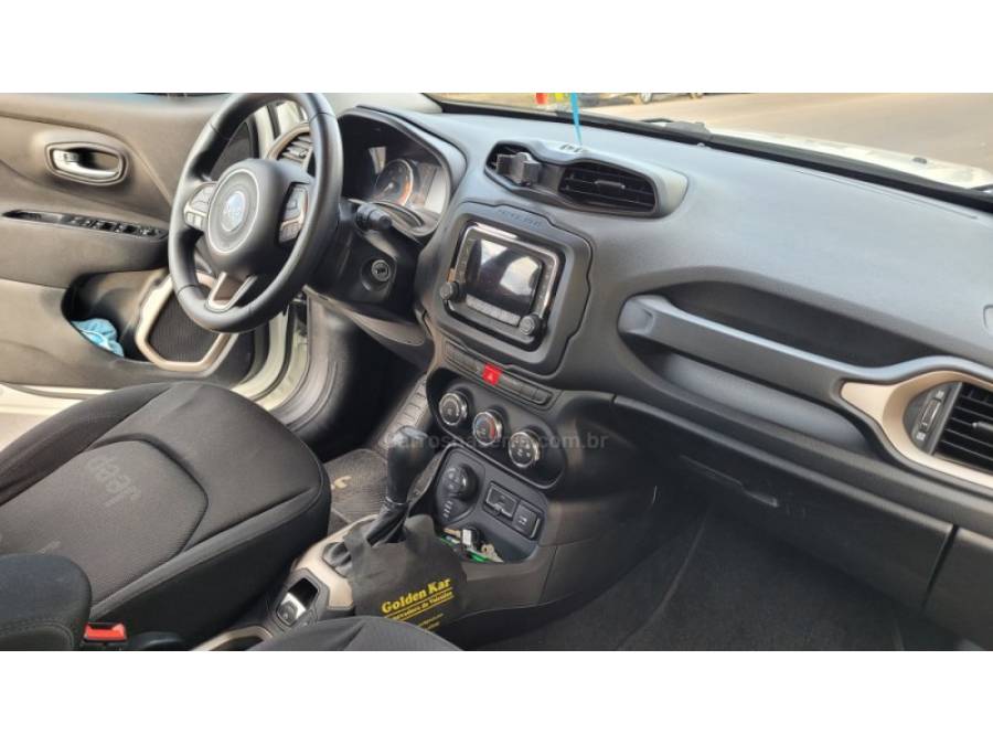 JEEP - RENEGADE - 2015/2016 - Branca - R$ 78.000,00