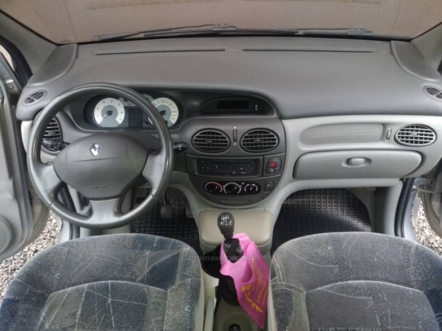 RENAULT - SCÉNIC - 2007/2008 - Prata - R$ 22.000,00