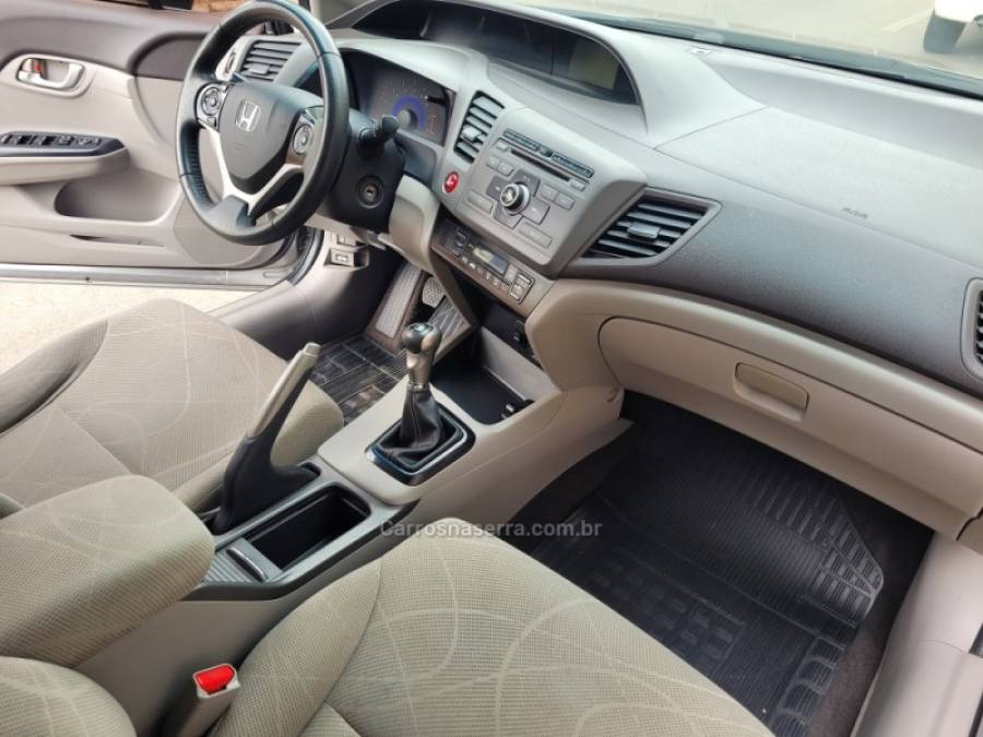 HONDA - CIVIC - 2014/2014 - Prata - R$ 65.000,00