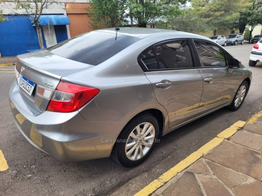 HONDA - CIVIC - 2014/2014 - Prata - R$ 65.000,00