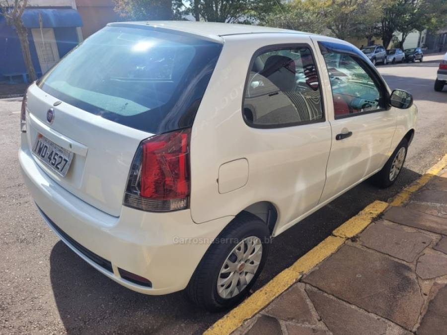 FIAT - PALIO - 2015/2015 - Branca - R$ 30.000,00