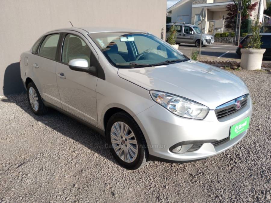 FIAT - GRAND SIENA - 2014/2015 - Prata - R$ 45.000,00