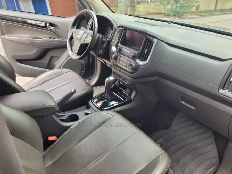 CHEVROLET - S10 - 2023/2024 - Prata - R$ 223.000,00