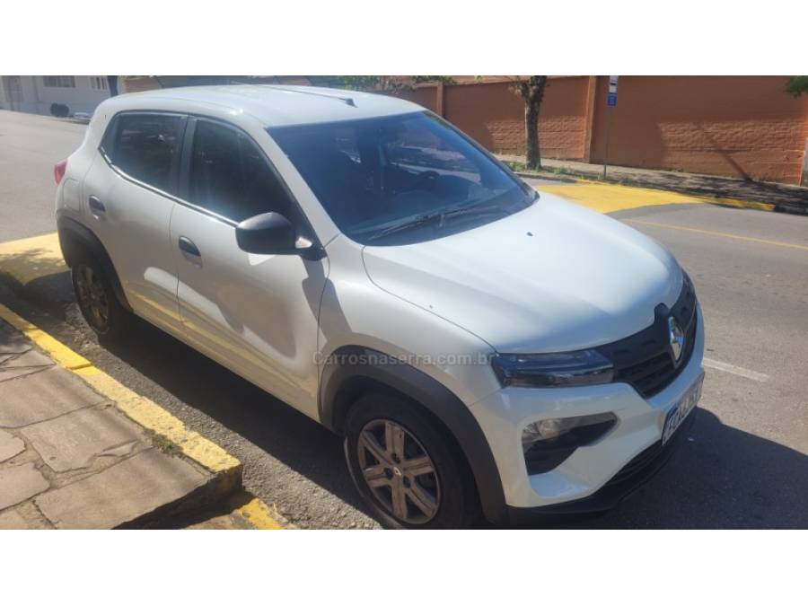RENAULT - KWID - 2023/2024 - Branca - R$ 50.000,00