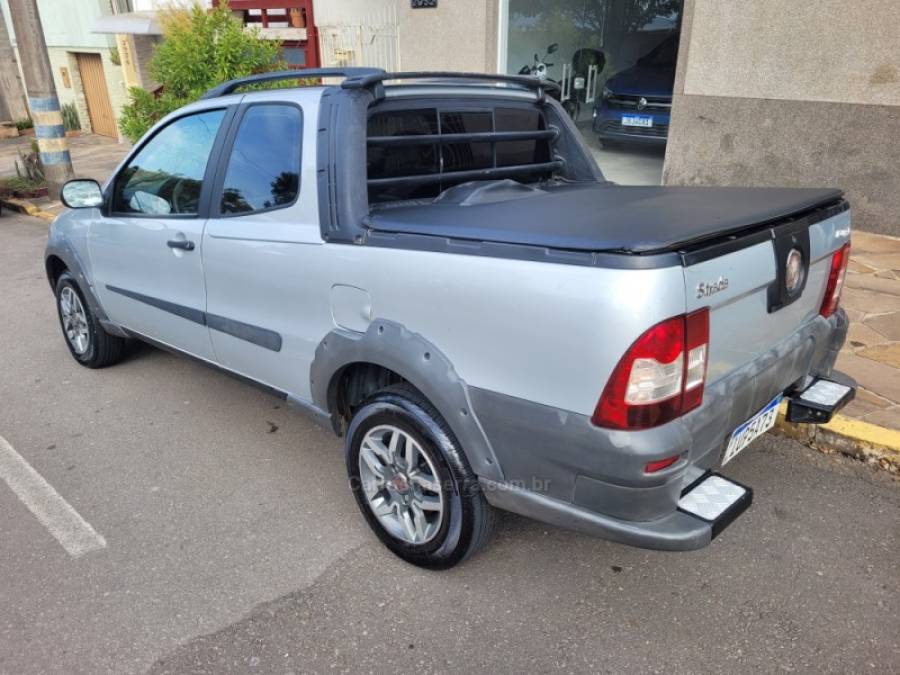FIAT - STRADA - 2013/2013 - Prata - R$ 49.000,00