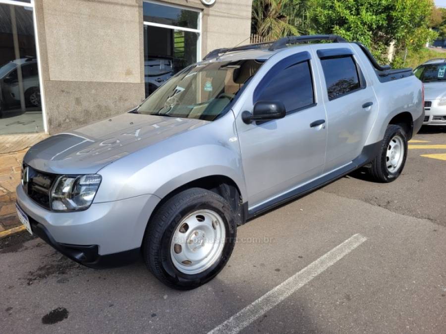 RENAULT - OROCH - 2017/2018 - Prata - R$ 74.000,00