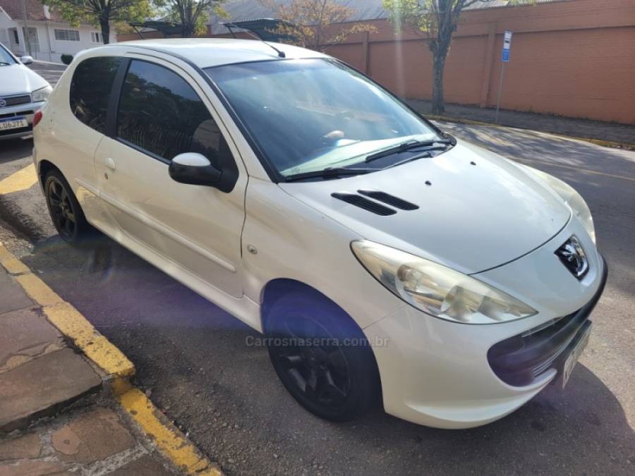 PEUGEOT - 207 - 2010/2011 - Branca - R$ 17.500,00