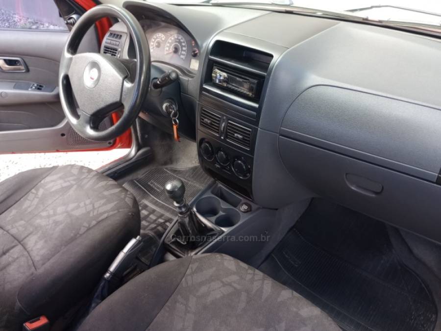 FIAT - SIENA - 2010/2011 - Vermelha - R$ 29.000,00