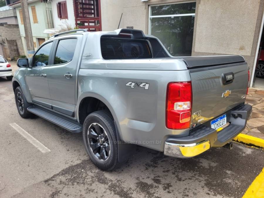 CHEVROLET - S10 - 2023/2024 - Prata - R$ 223.000,00