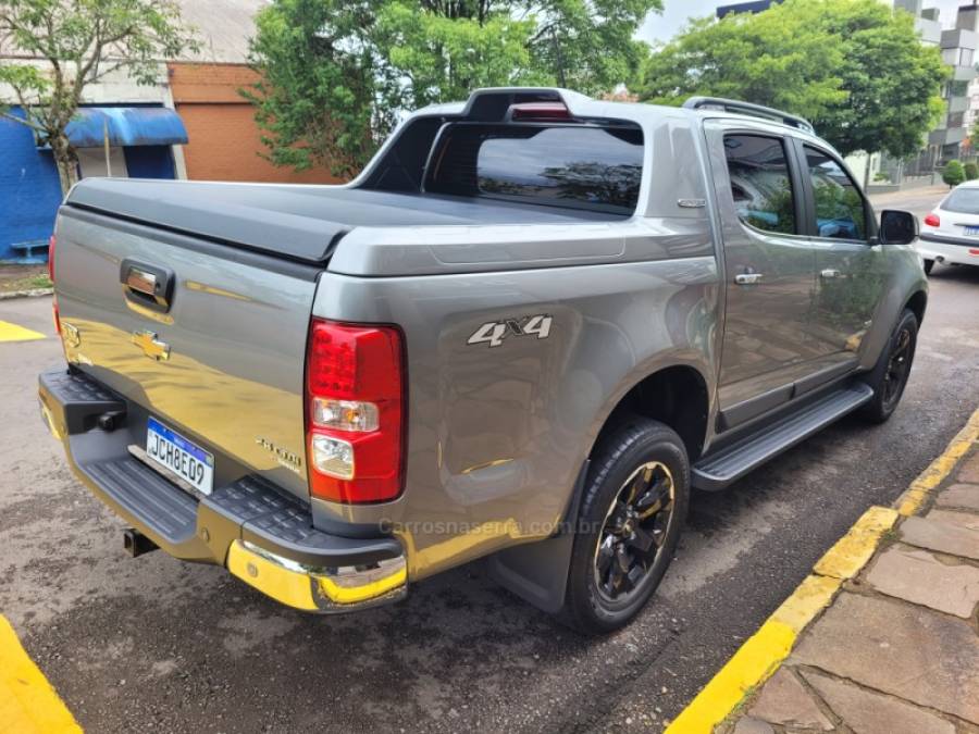 CHEVROLET - S10 - 2023/2024 - Prata - R$ 223.000,00
