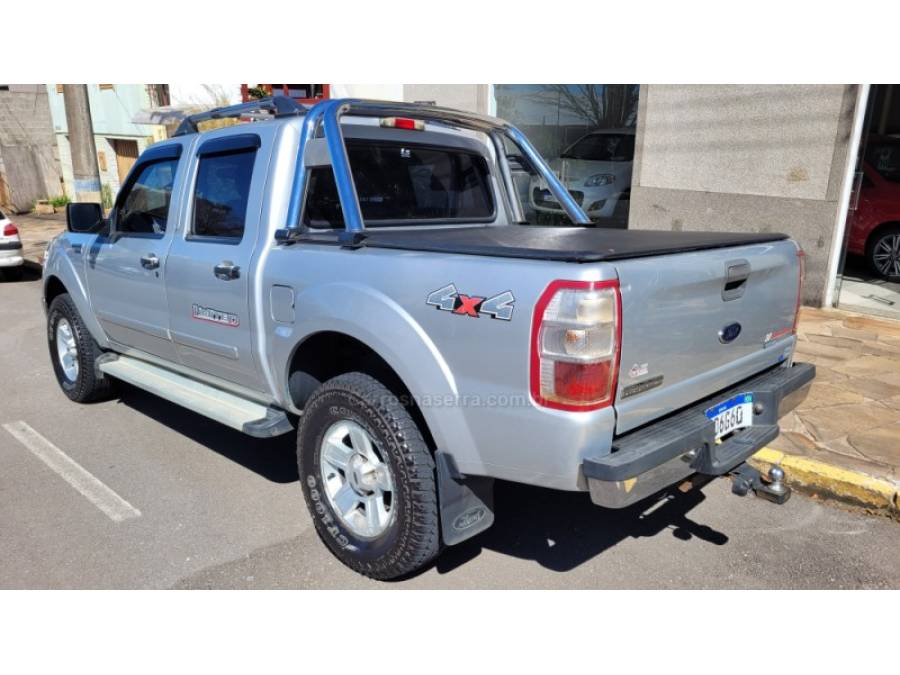 FORD - RANGER - 2010/2011 - Prata - R$ 85.000,00