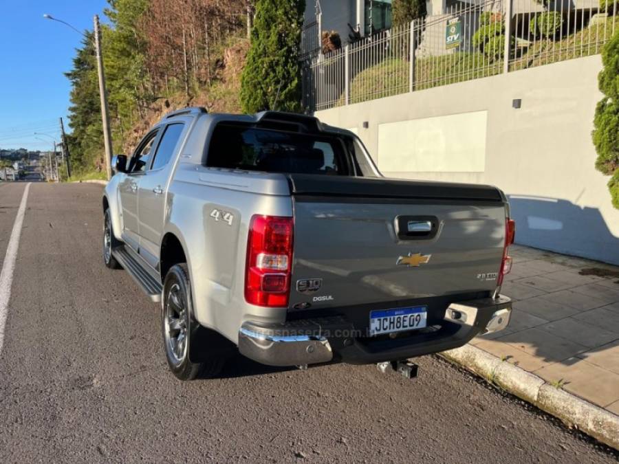 CHEVROLET - S10 - 2023/2024 - Prata - R$ 240.000,00