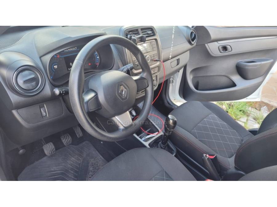 RENAULT - KWID - 2023/2024 - Branca - R$ 50.000,00