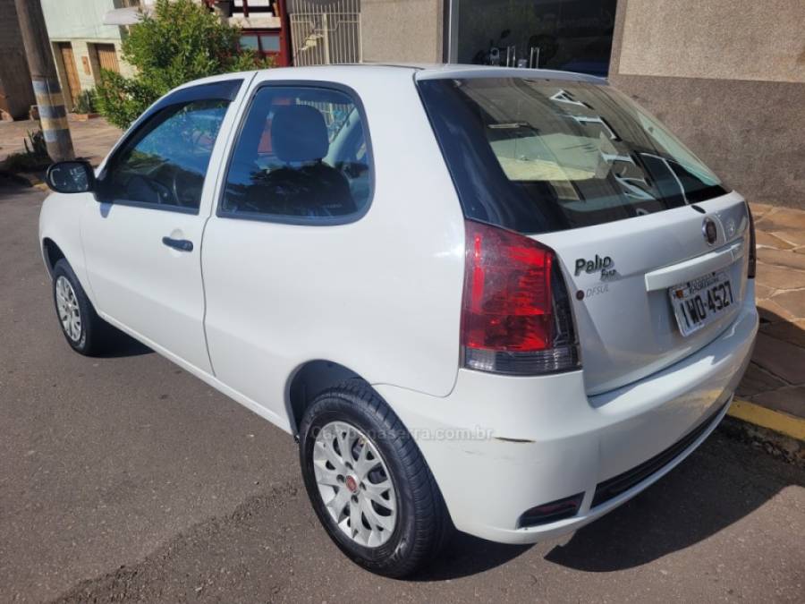 FIAT - PALIO - 2015/2015 - Branca - R$ 30.000,00