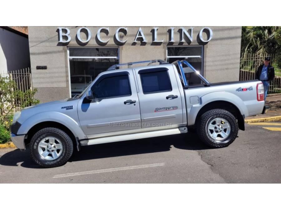 FORD - RANGER - 2010/2011 - Prata - R$ 85.000,00