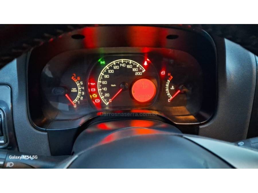FIAT - STRADA - 2018/2019 - Branca - R$ 77.000,00