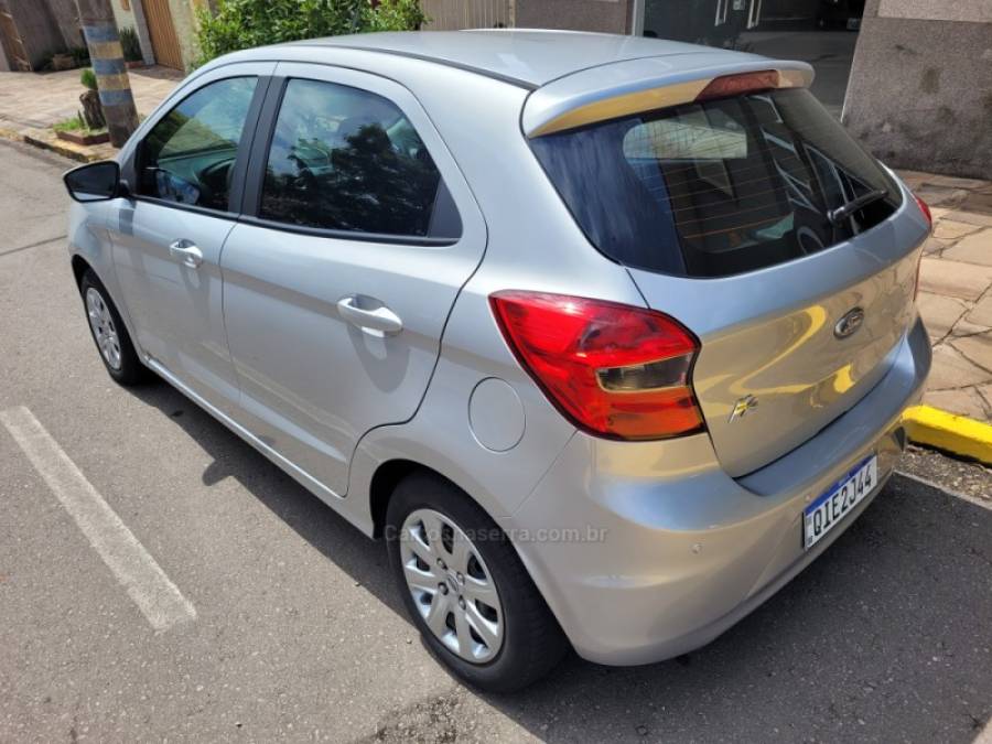 FORD - KA - 2017/2018 - Prata - R$ 44.000,00